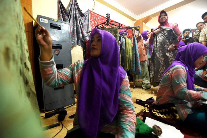 Risma Resmikan Gang Dolly Jadi Kampung Wisata Mural