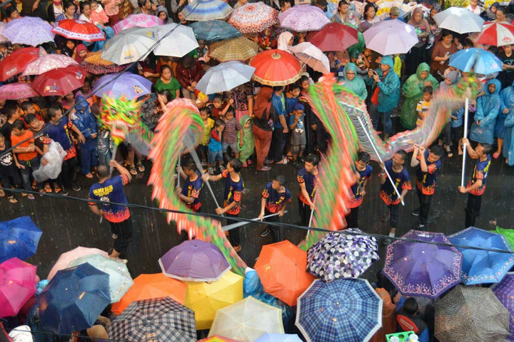 Hujan Deras, Peserta CGM Street Festival 2016 Tetap Antusias