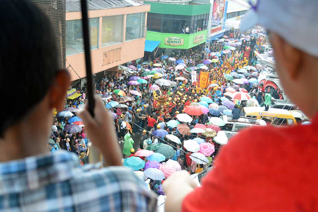 Hujan Deras, Peserta CGM Street Festival 2016 Tetap Antusias