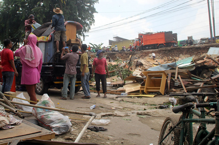 Pembongkaran Bangunan untuk Proyek Tol Becakayu