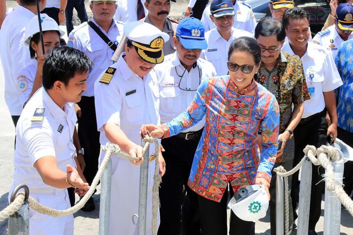 Rini Soemarno Tinjau Pelabuhan Yos Sudarso