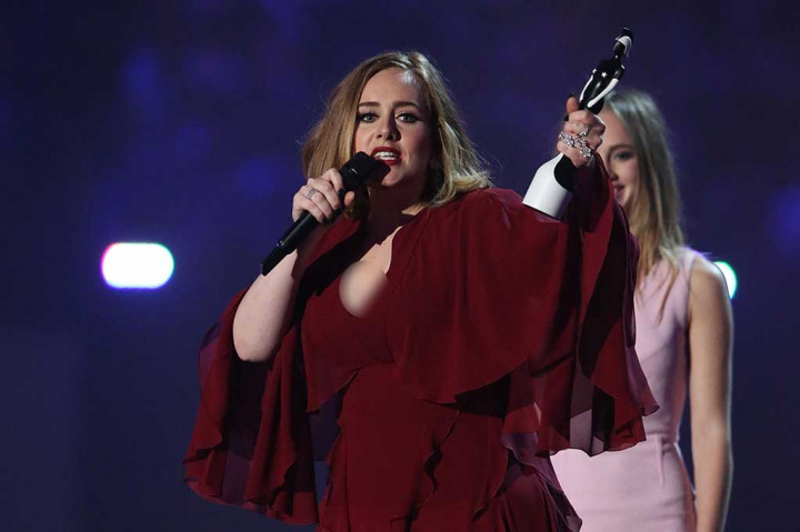 Adele menerima penghargaan 'British single'. Nominator lainnya: Calvin Harris dan Disciples, Ed Sheeran dan Rudimental, Ellie Goulding, James Bay, Jess Glynne, Little Mix, Olly Murs featuring Demi Lovato, Philip George, and Years & Years.
