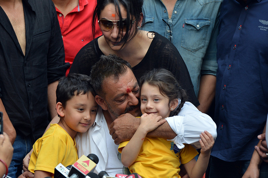 Sanjay Dutt Akhirnya Bebas dari Penjara