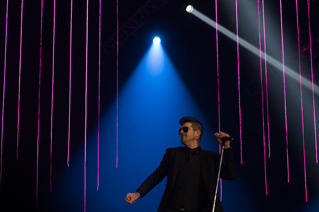 Aksi Robin Thicke di Java Jazz 2016