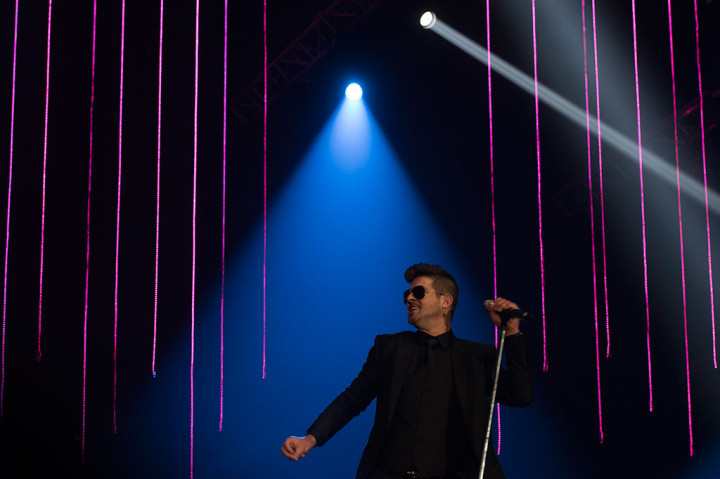 Aksi Robin Thicke di Java Jazz 2016