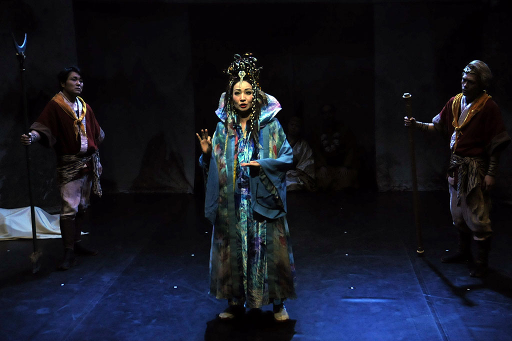 Ryuzanji Company Pentaskan Kera Sakti di Teater Salihara