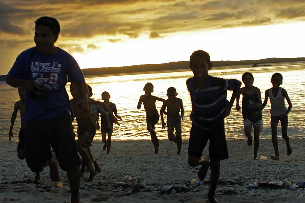 Pesona Wisata Pantai Tablolong