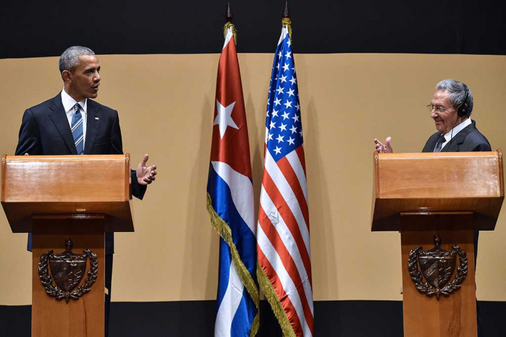 Obama dan Raul Castro melakukan konferensi pers usai melakukan pertemuan.