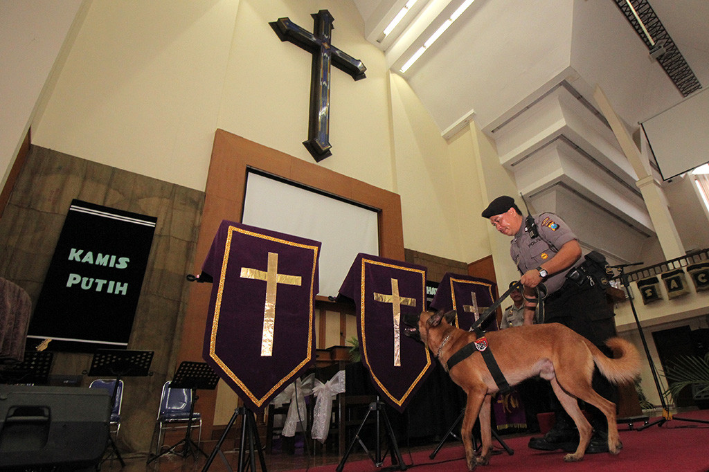 Jelang Paskah, Polisi Lakukan Sterilisasi Gereja di Surabaya