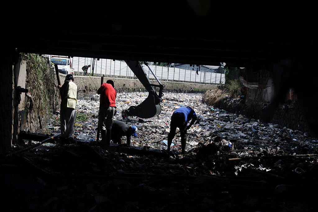 Sampah Daerah Aliran Sungai Citarum Capai 8.000 Ton Setiap Tahun