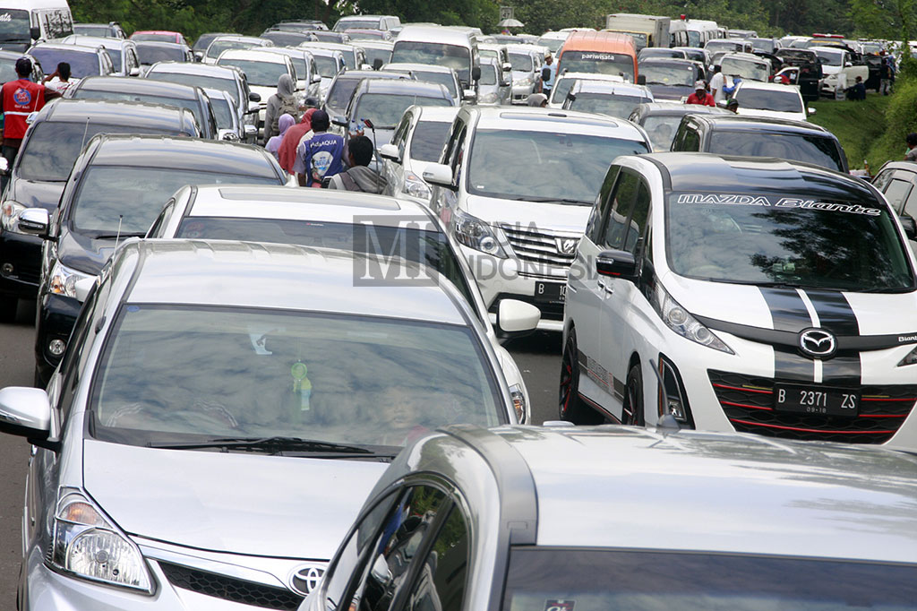 Libur Panjang, Jalur Menuju Puncak Macet