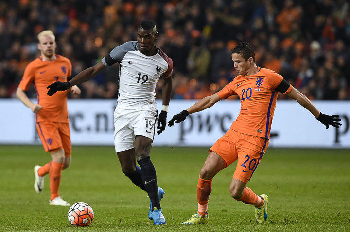 Ibrahim Afellay menyamakan kedudukan menjadi 2-2 pada menit ke-86.