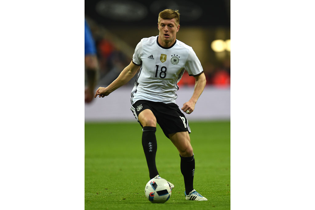 Tim Panser membuka skor pada menit ke-24 lewat Toni Kroos.
