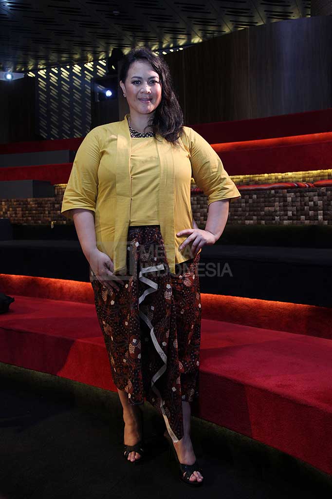 Penyanyi Sita Nursanti berpose untuk Media Indonesia seusai konser '12 Perempuan Komposer Indonesia' bersama Dian HP di Galeri Indonesia Kaya, Jakarta, Sabtu (2/4/2016)