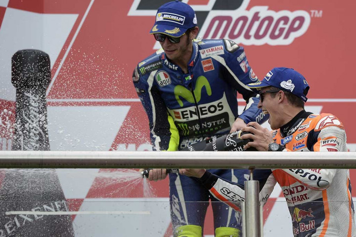 Sedangkan pembalap tim Movistar Yamaha MotoGP Valentino Rossi menempati urutan kedua dengan selisih waktu 7,679 dari catatan waktu Marquez. 