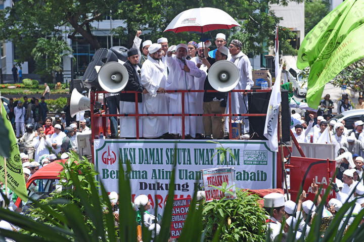 Unjuk Rasa FPI di Depan Gedung KPK