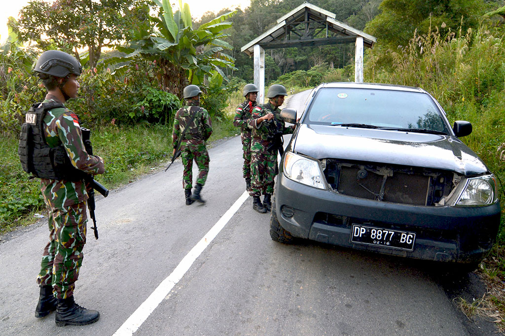 Aparat Gabungan Lakukan Penjagaan Jalur Masuk Poso