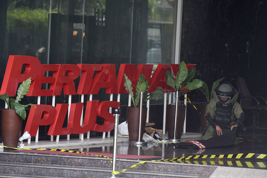 Tim Gegana Periksa Benda Mencurigakan di Kantor Pertamina