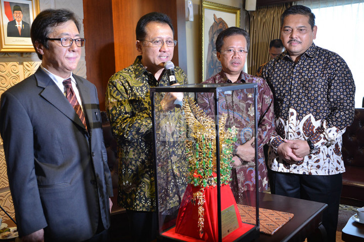 Irman Gusman Terima Mahkota Emas Chonma-chong