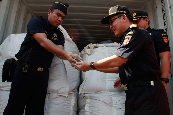 Petugas Gagalkan Ekspor Batu Obsidian dan Mercury Tanpa Izin