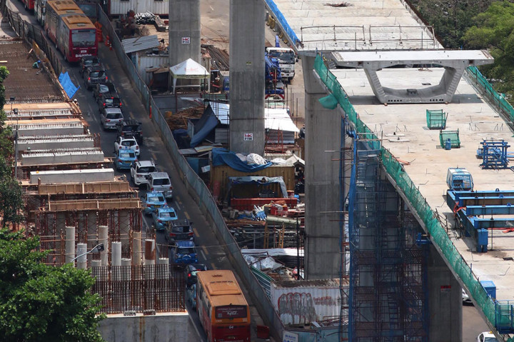 Pembangunan Jalan Layang TransJakarta Rute Tendean-Ciledug Capai 54,6%