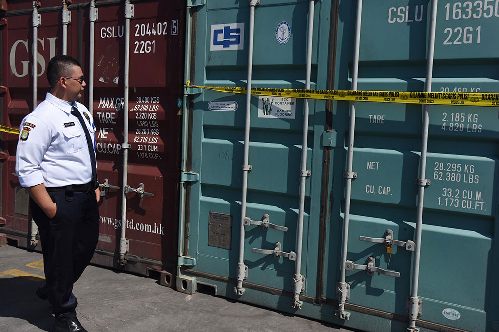 Enam Kontainer Pupuk Ilegal di Pelabuhan Tanjung Priok Diamankan