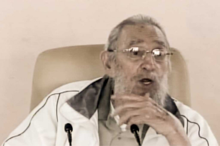 Terakhir kali televisi milik pemerintah menyiarkan kunjungan Castro ke Kementrian Pertahanan pada Juli 2015 lalu.