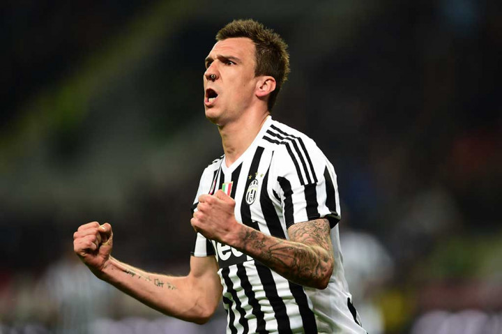 Namun sembilan menit kemudian Juve mampu menyamakan kedudukan lewat Mario Mandzukic.