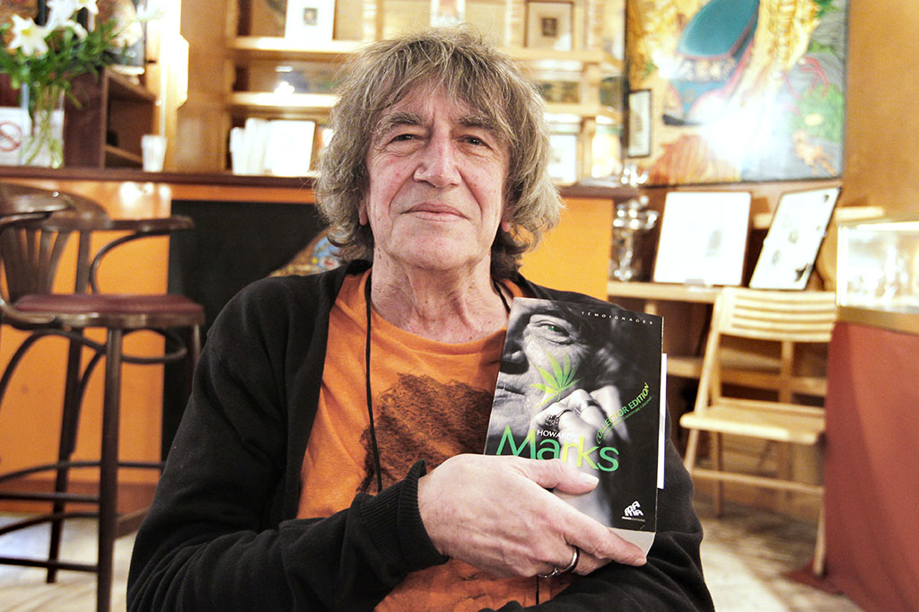 Penulis 'Mr Nice' Howard Marks Tutup Usia