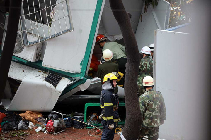 Pemerintah kota telah membentuk tim untuk menyelidiki penyebab kecelakaan itu.