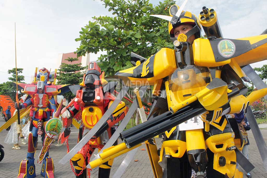 Busana Sampah di Festival Pasuruan