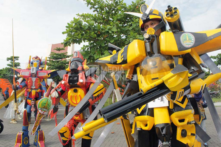 Busana Sampah di Festival Pasuruan