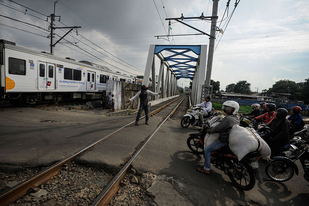 Perlintasan Kereta Api Tanpa Palang Pintu