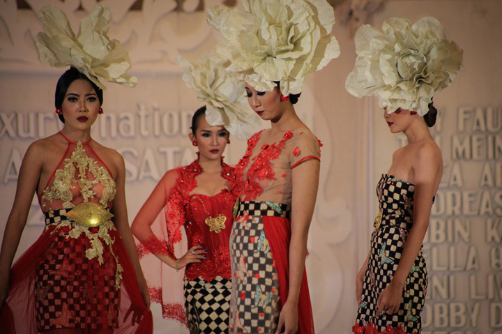 Peragaan Busana Luxury Nation Ikapersata 2016 di Solo