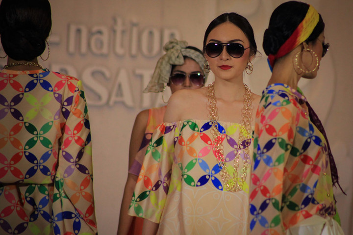 Peragaan Busana Luxury Nation Ikapersata 2016 di Solo