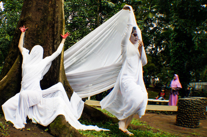 Dialektika Tubuh, 10 Taman Kota Bandung Ceritakan Peran Perempuan