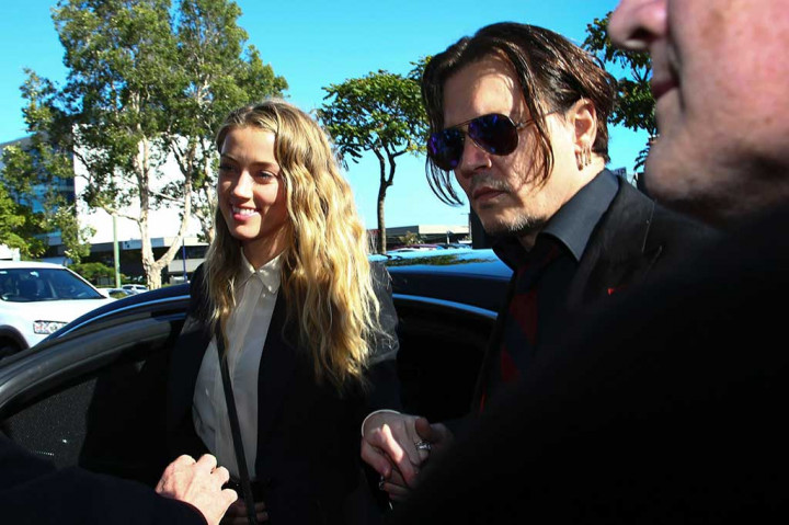 Aktor Johnny Depp dan istri Amber Heard tiba di Pengadilan Southport Magistrates, Gold Coast, Queensland.