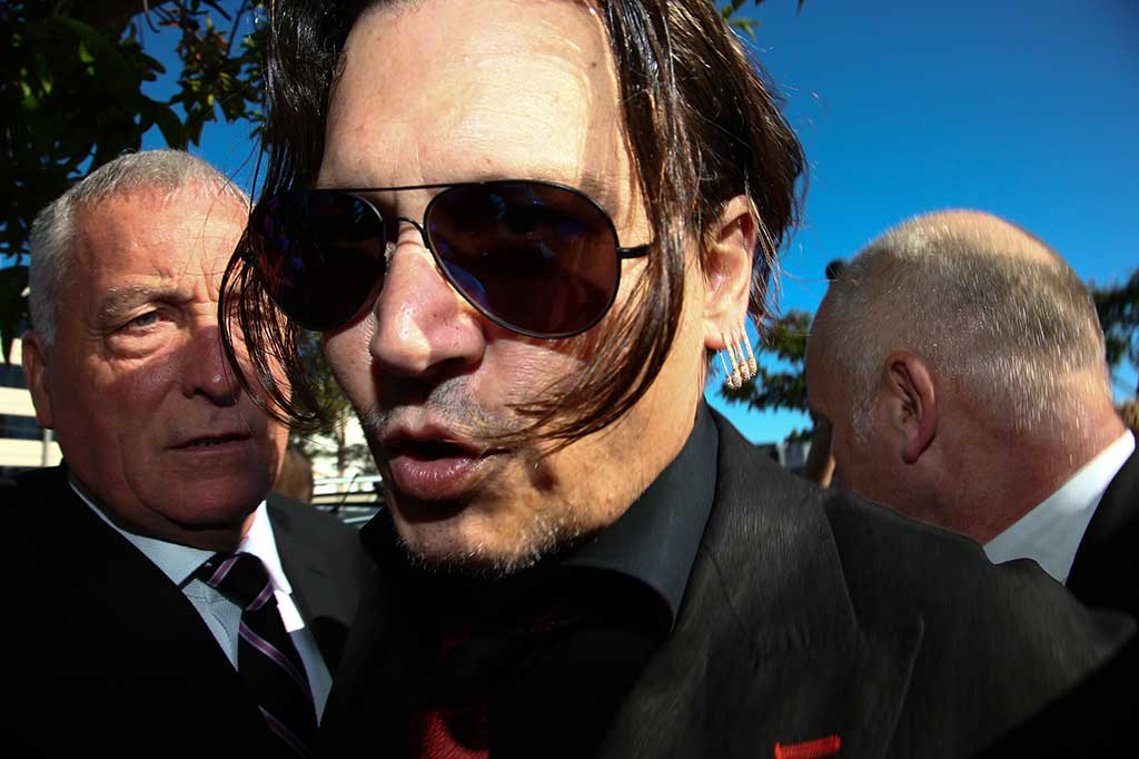 Istri Depp, Heard akan menjalani sidang terkait kegiatan impor sepasang anjing ilegal ke Australia.