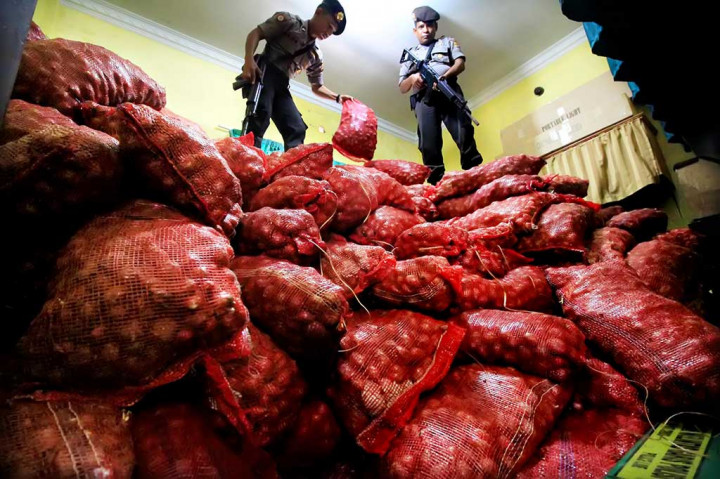 6 Ton Bawang Merah Selundupan Diamankan Polisi