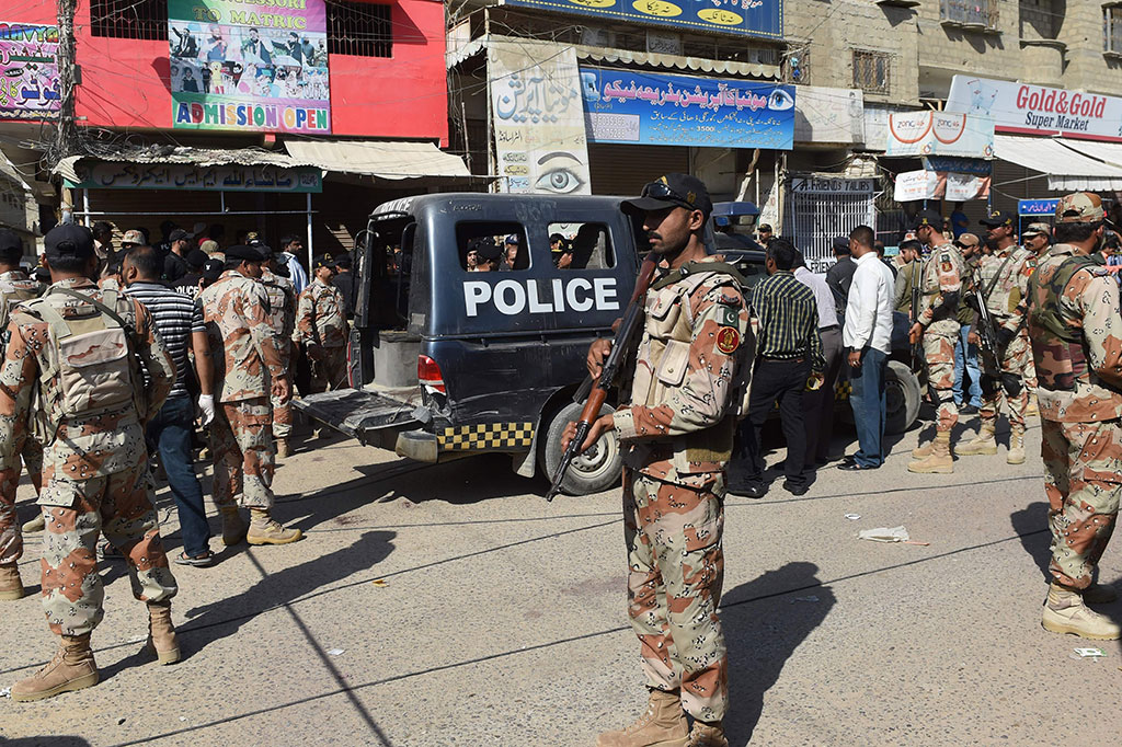 Tujuh Polisi Pakistan Tewas Ditembak Saat Kawal Vaksinasi Polio