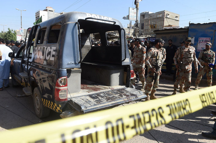 Tujuh Polisi Pakistan Tewas Ditembak Saat Kawal Vaksinasi Polio