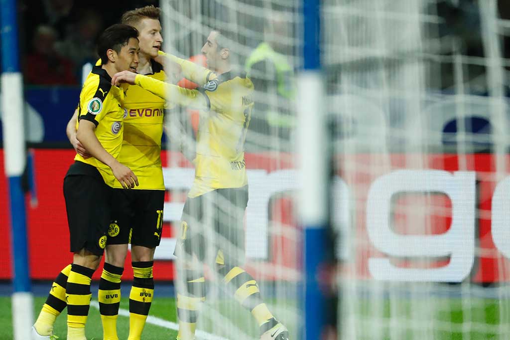 Marco Reus menggandakan keunggulan Dortmund menjadi 2-0 pada menit ke-75.