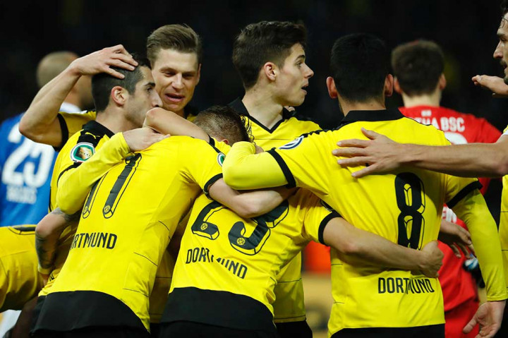 Henrikh Mkhitaryan menutup kemenangan Dortmund pada menit ke-83. Kedudukan 3-0 bertahan hingga pertandingan berakhir.