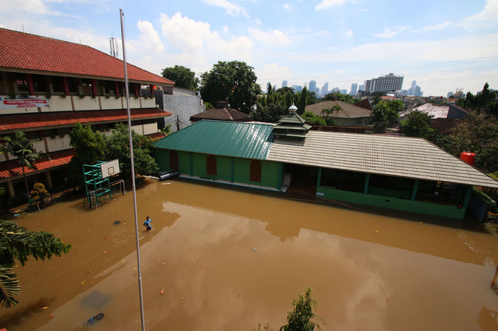 Sekolah Terendam Banjir, SMPN 124 Jakarta Libur