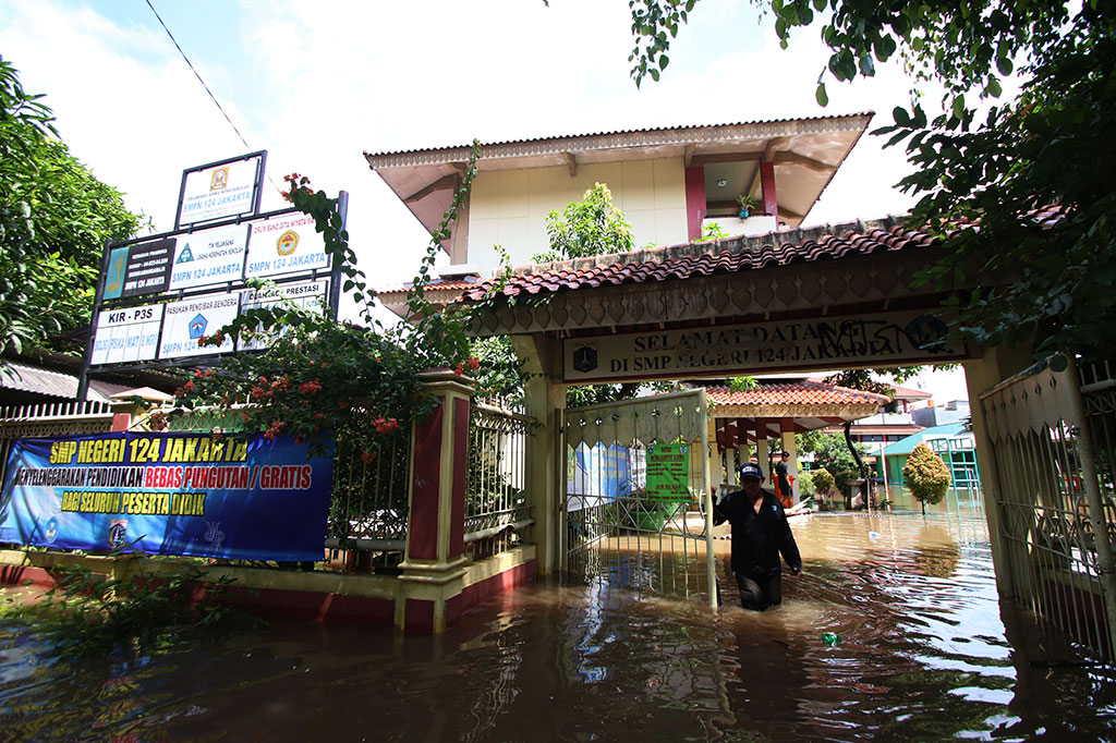 Sekolah Terendam Banjir, SMPN 124 Jakarta Libur
