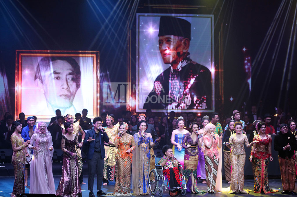 Konser 40 Tahun Berkarya Sundari Soekotjo