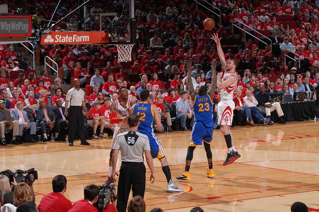 Sementara itu Donatas Motiejunas menyumbang 14 poin dan 13 rebound.