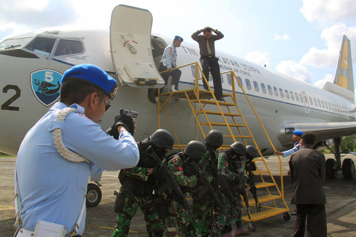 Prajurit TNI AU Simulasi Pengamanan Wilayah Udara