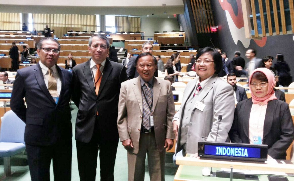 Delegasi RI dalam pertemuan tingkat tinggi penandatanganan Paris Agreement di Markas Besar PBB, New York, AS.