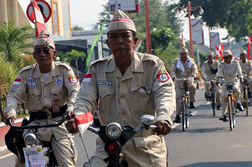 Ribuan Peserta Ikuti Parade Sepeda Kuno di Blitar